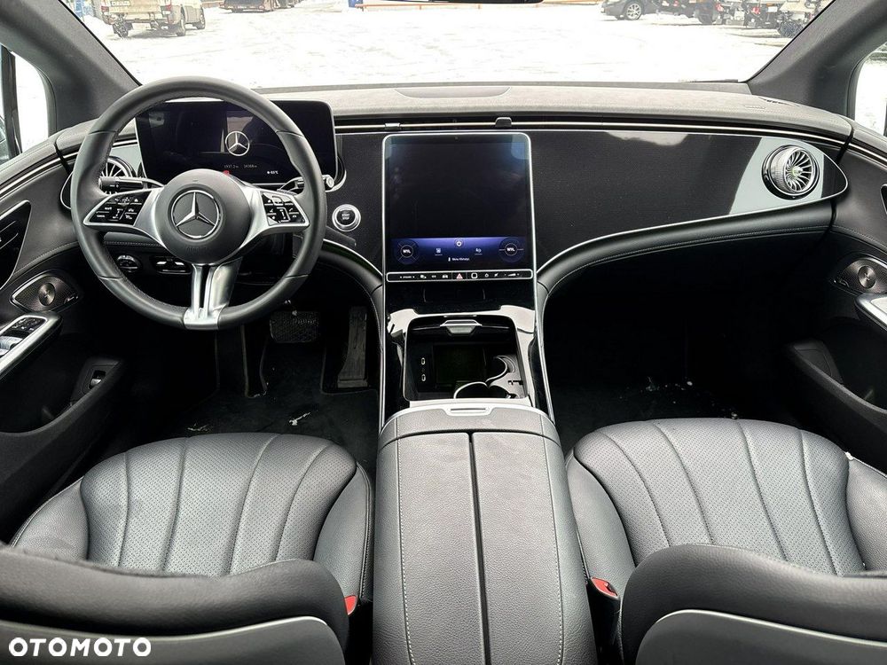 Mercedes-Benz EQE - 14