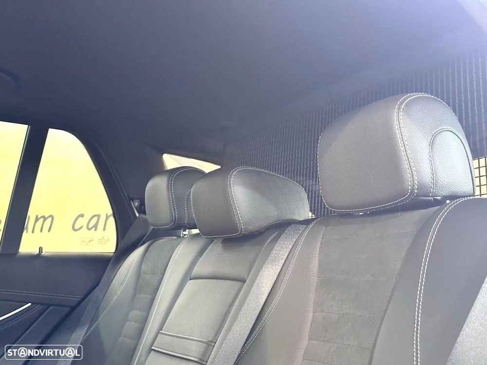 Mercedes-Benz E 300 de 4Matic 9G-TRONIC AMG Line - 17