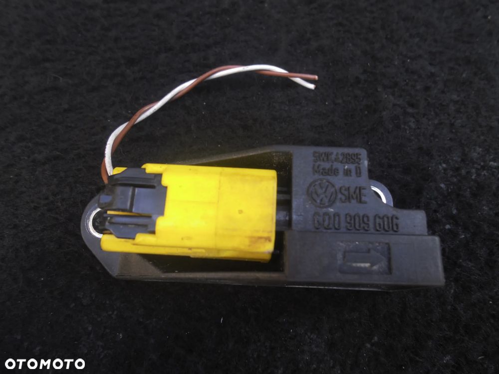 SENSOR CZUJNIK UDERZENIA 5WK42895 6Q0909606 VW SEAT AUDI SKODA WTYCZKA INSTALACJA - 4