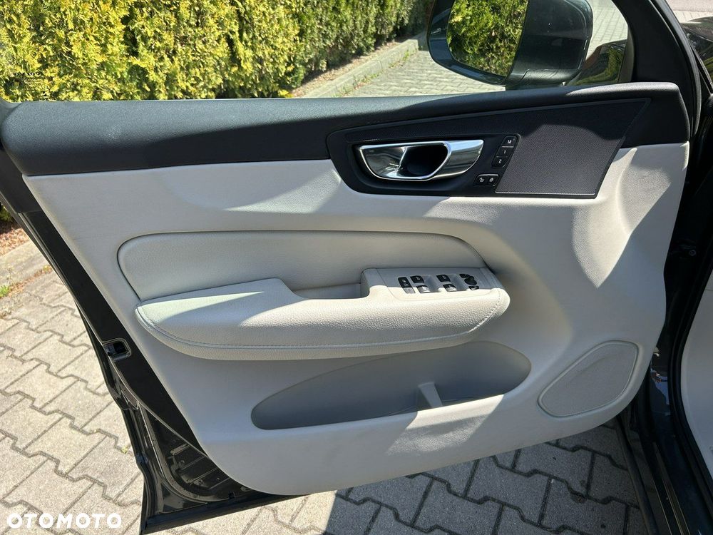 Volvo XC 60 T5 Momentum - 22