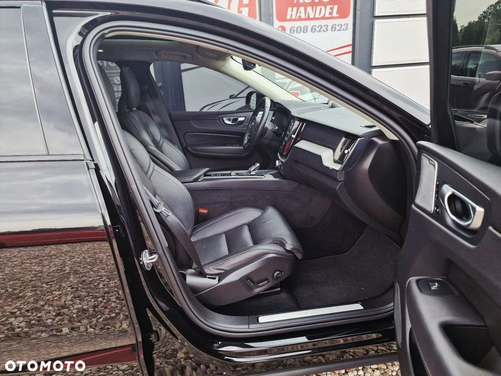 Volvo XC 60 B5 B AWD Ultimate Black Edition - 31