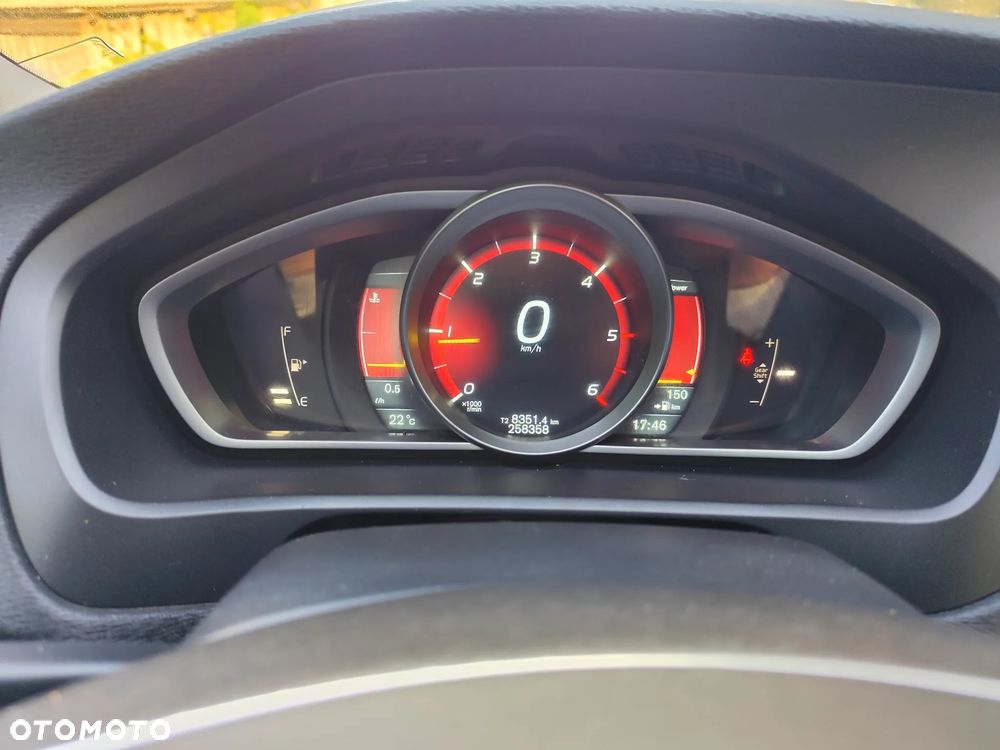 Volvo V40 D2 Momentum - 12