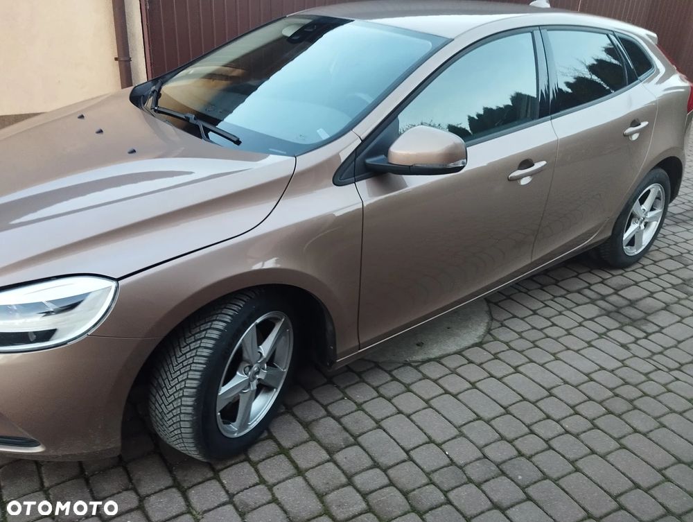 Volvo V40 D2 - 4