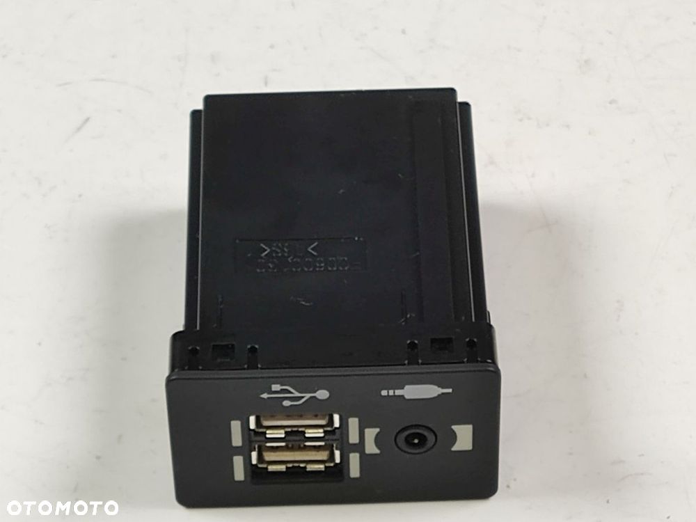LEXUS ES gen VII 18-21r Gniazdo Panel USB - 3