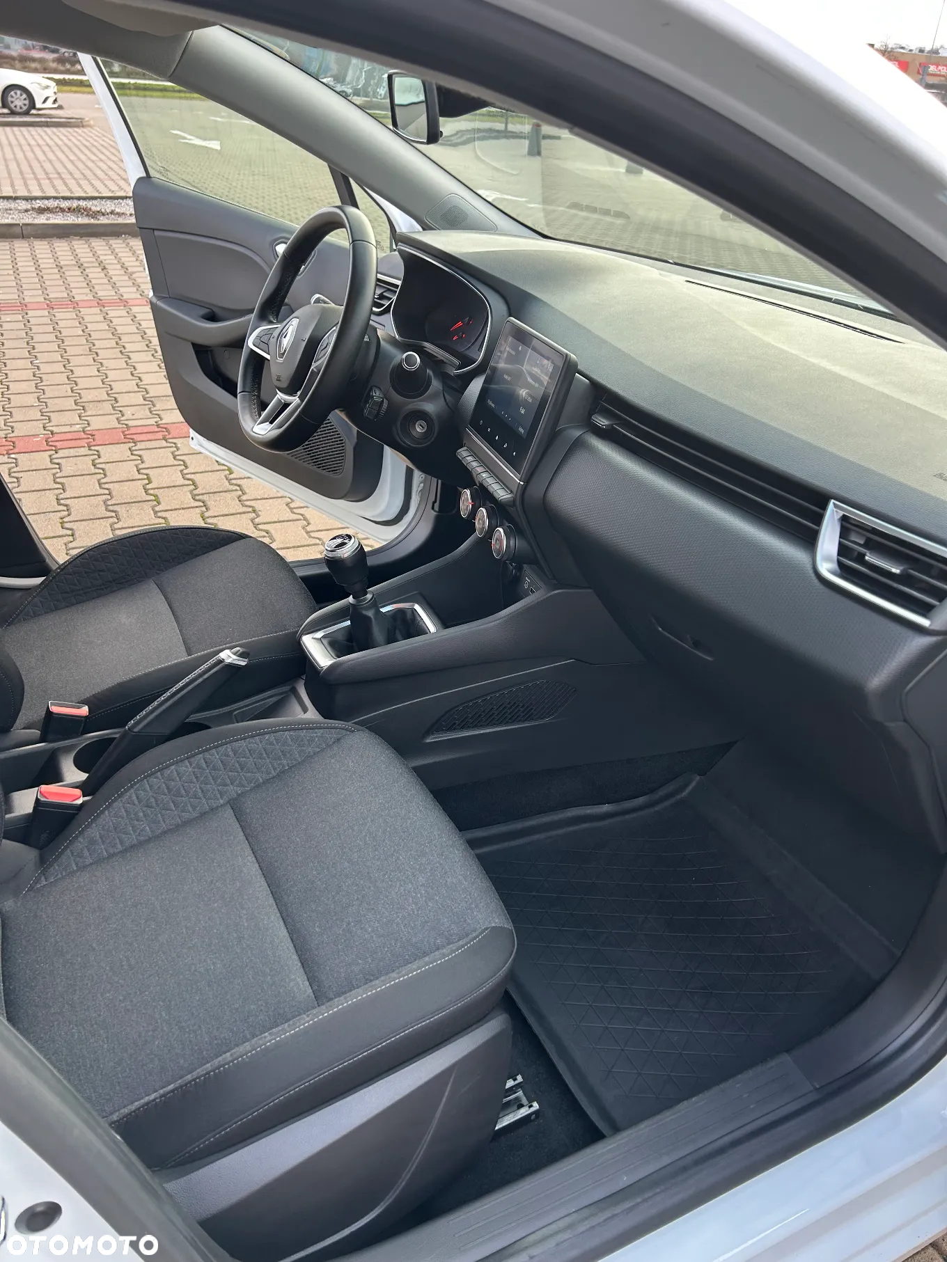 Renault Clio 1.0 TCe Zen - 12