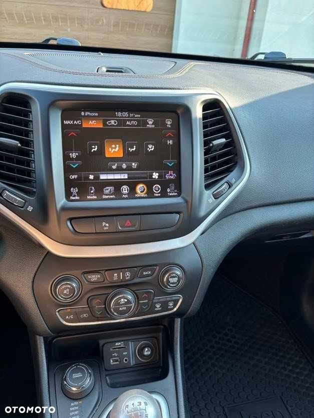Jeep Cherokee - 7