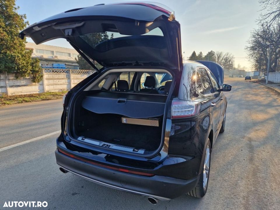 Ford Edge 2.0 TDCi Powershift Titanium - 39