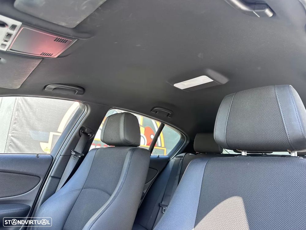 BMW 118 d Pack M - 33