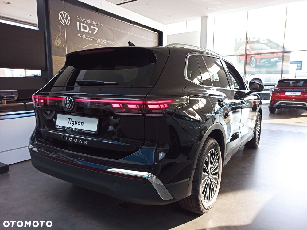 Volkswagen Tiguan - 13