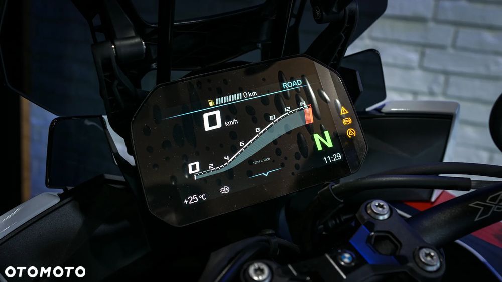 BMW XR - 16