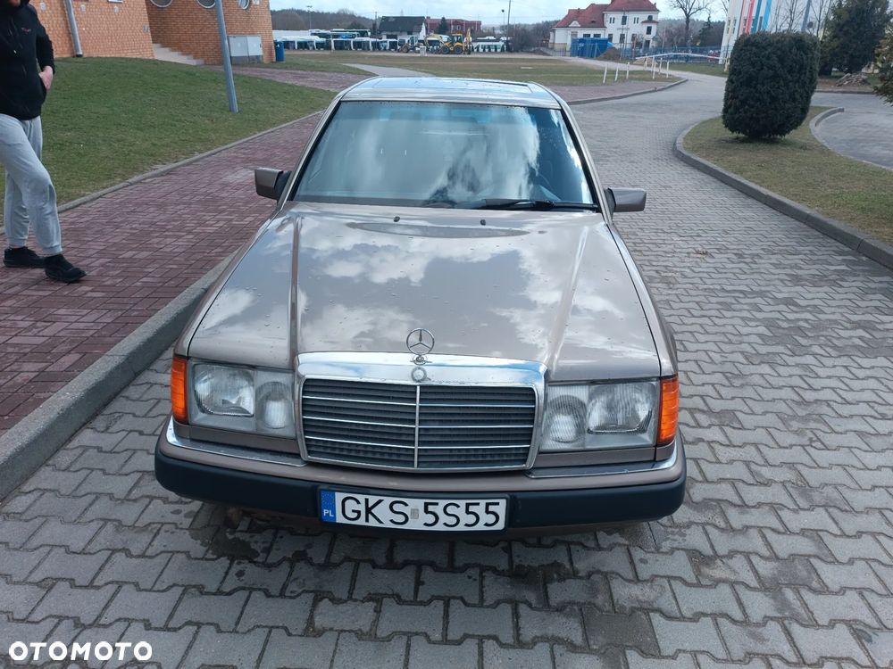 Mercedes-Benz W124 (1984-1993) - 16