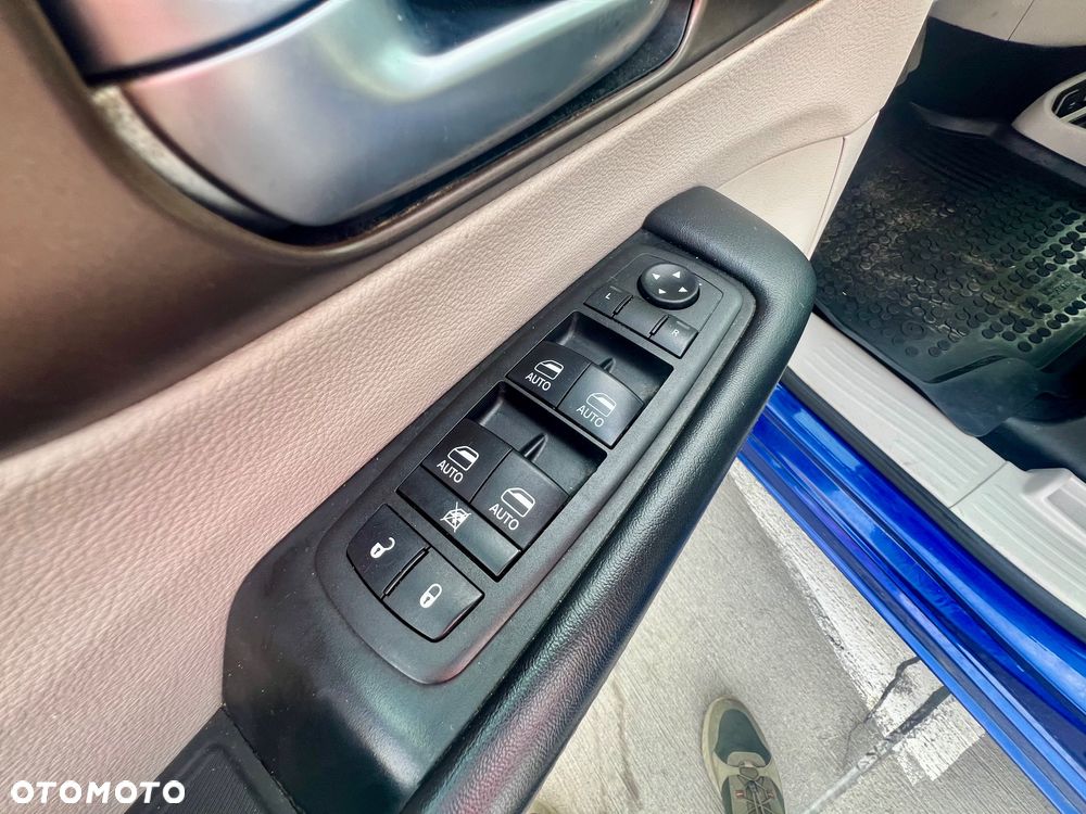 Chrysler Pacifica - 14