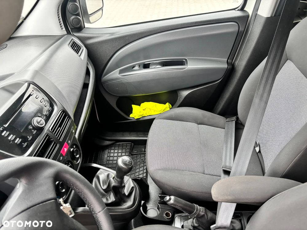 Fiat DOBLO 1.3 - 8