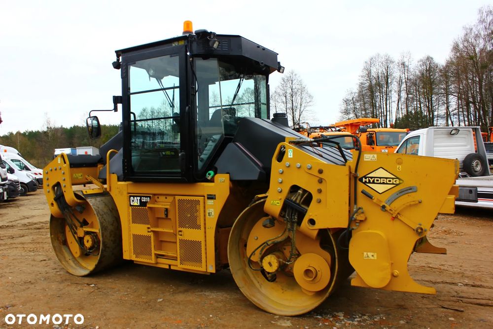 Caterpillar CAT CD10 WALEC STALOWY WIBRACYJNY Z DZIELONYMI BĘBNAMI +KOSZ HYDROG AX077 - 12