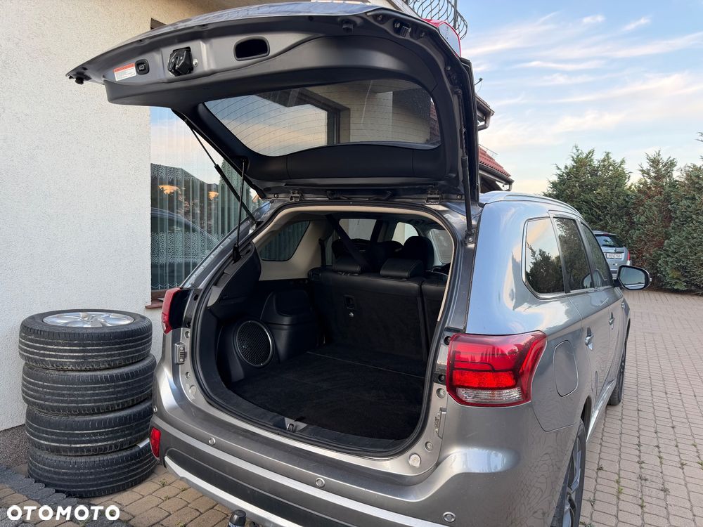 Mitsubishi Outlander Intense + - 7