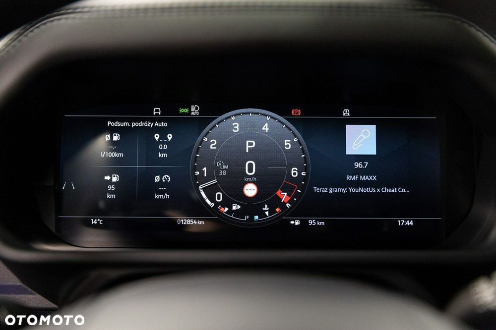 Land Rover Defender - 39