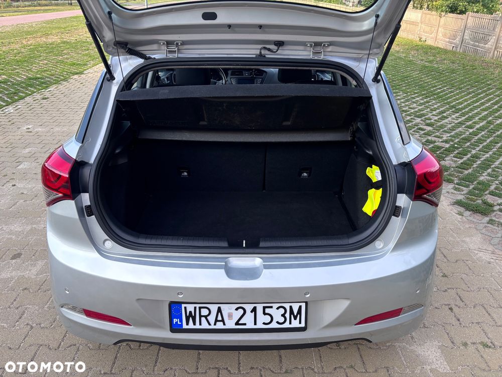 Hyundai i20 1.2 Comfort - 11