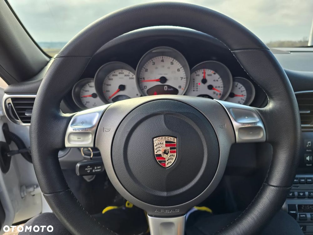 Porsche 911 Carrera 4 S Tiptronic - 16