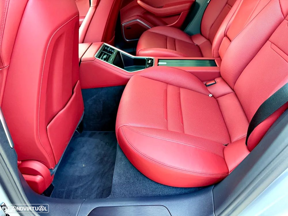 Porsche Panamera 4 E-Hybrid Platinum Edition - 34