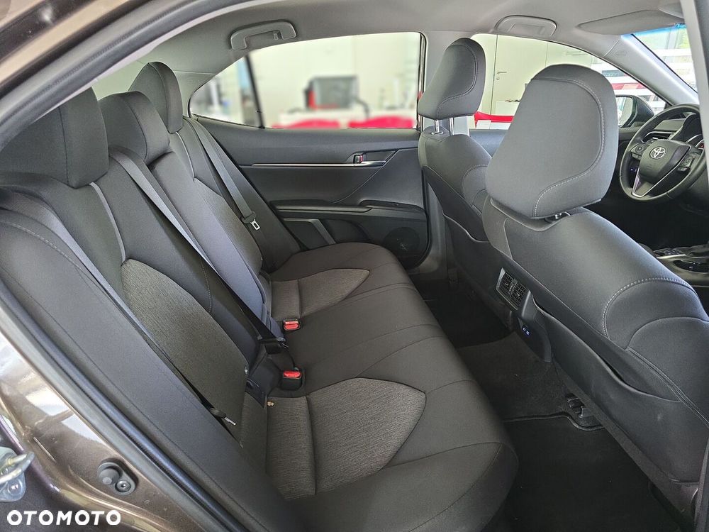 Toyota Camry 2.5 Hybrid Comfort CVT - 12