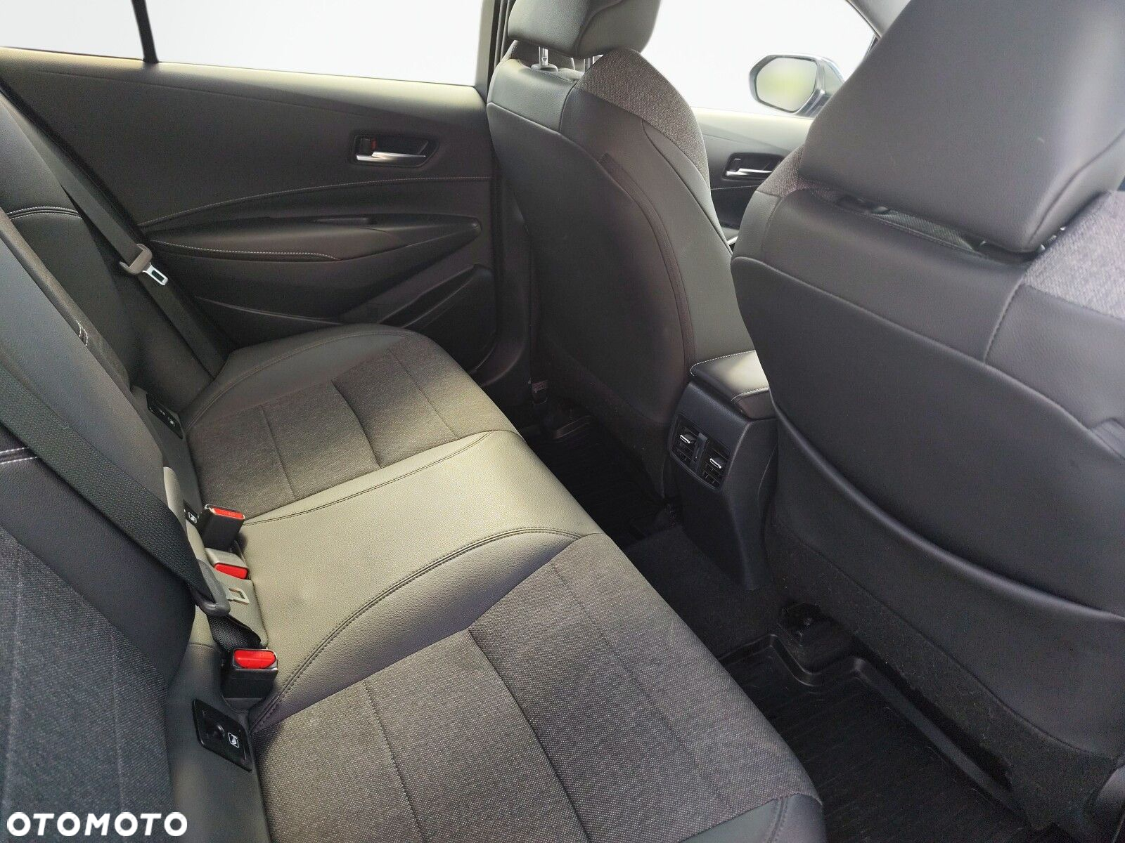 Toyota Corolla - 17