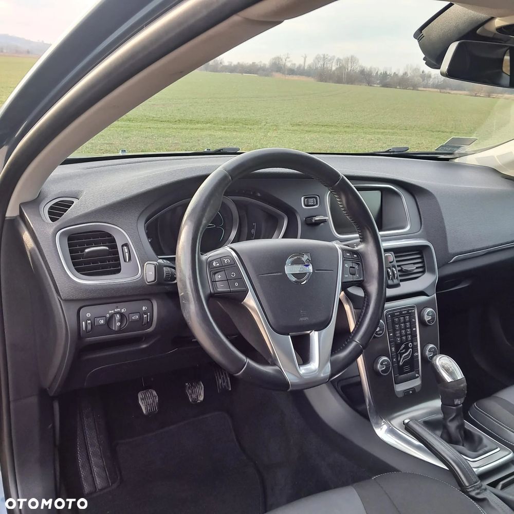 Volvo V40 D2 Momentum - 18
