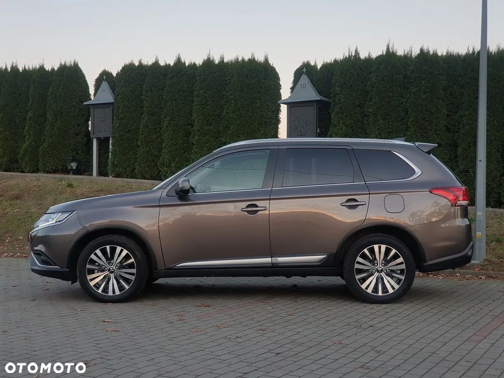 Mitsubishi Outlander 2.0 Instyle Navi 4WD CVT - 7