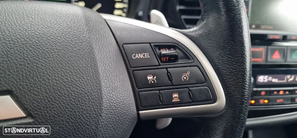 Mitsubishi Outlander 2.2 DI-D Instyle Navi AT 4WD - 13