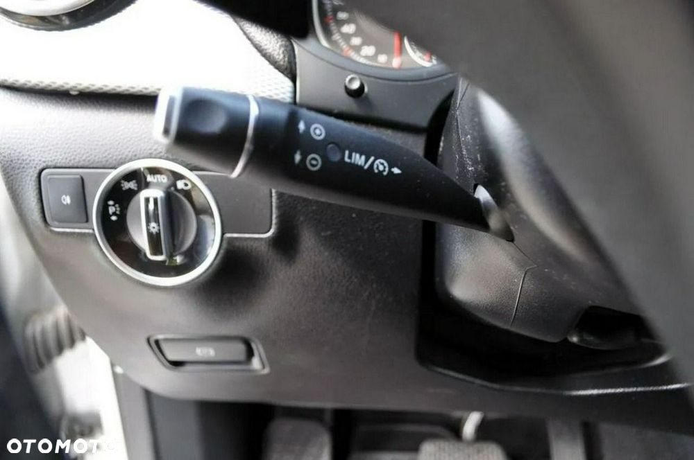 Mercedes-Benz Klasa B 200 7G-DCT UrbanStyle Edition - 12