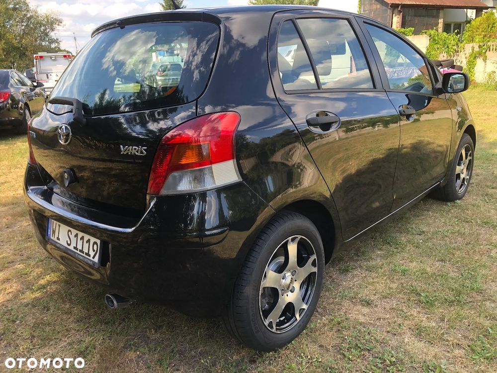 Toyota Yaris - 12