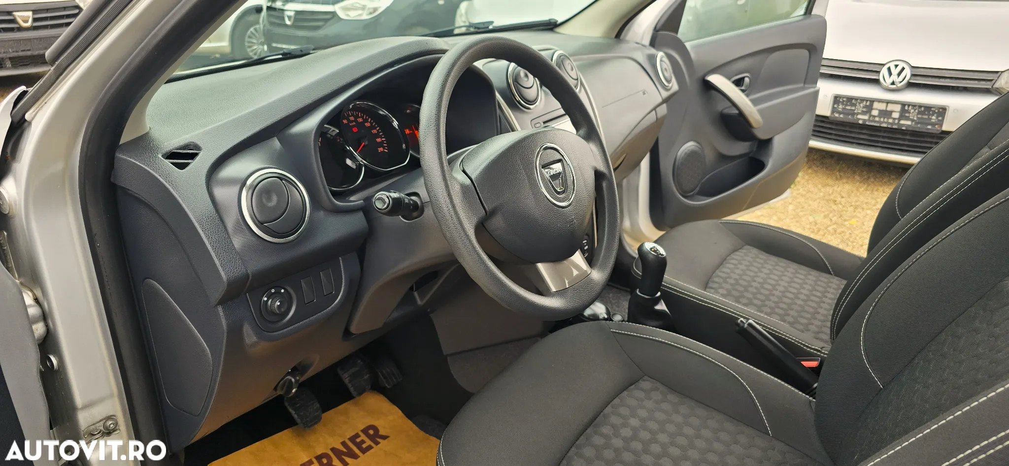 Dacia Sandero 1.2 75CP Laureate - 11