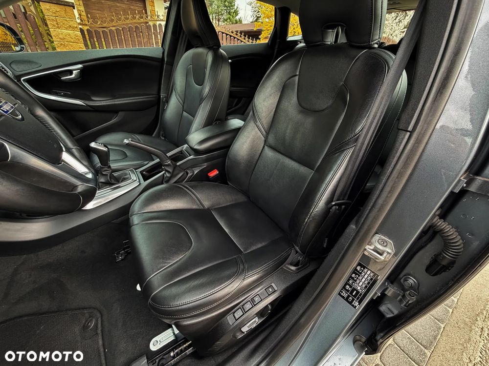 Volvo V40 D3 Summum - 6