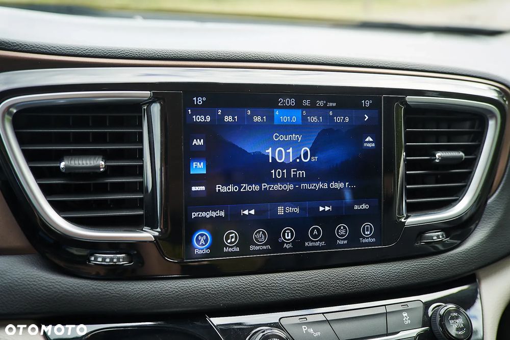 Chrysler Pacifica - 28