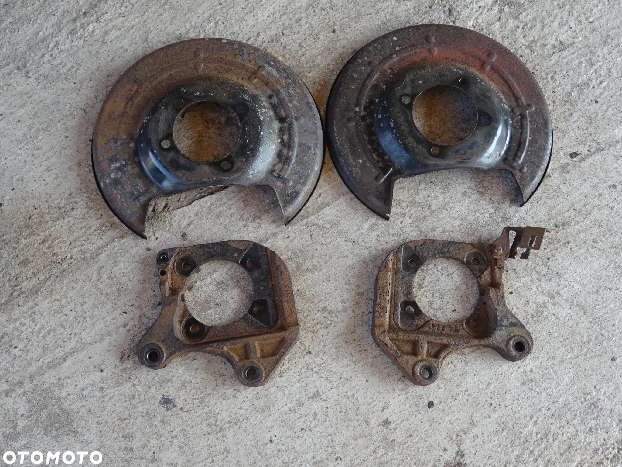PIASTA TYLNA PRAWY LEWY TYŁ OPEL ZAFIRA C TOURER ASTRA J ORLANDO 5x115 - 8