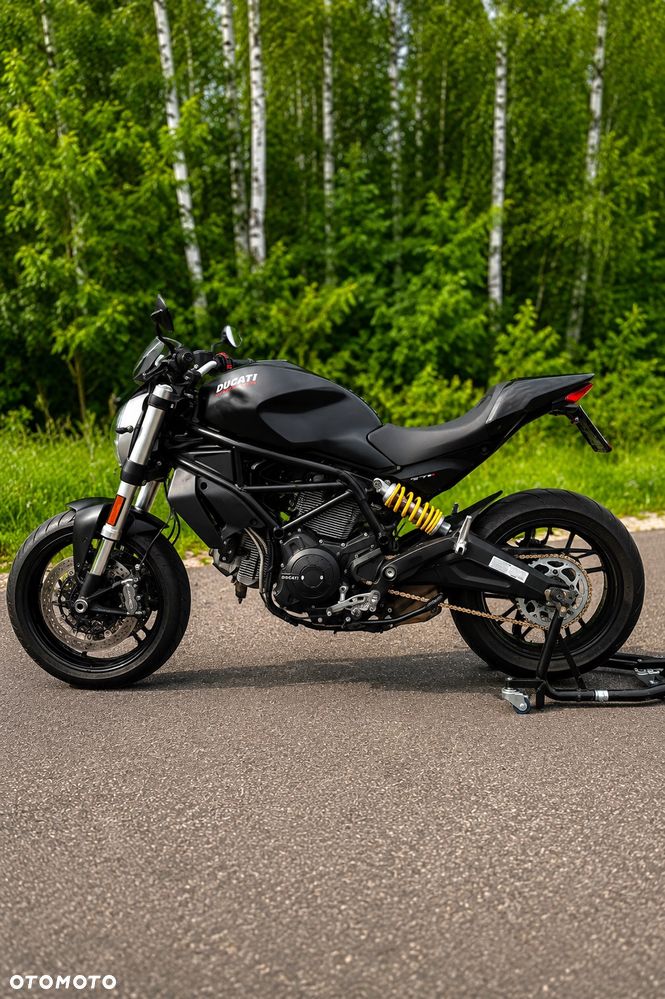 Ducati Monster - 11