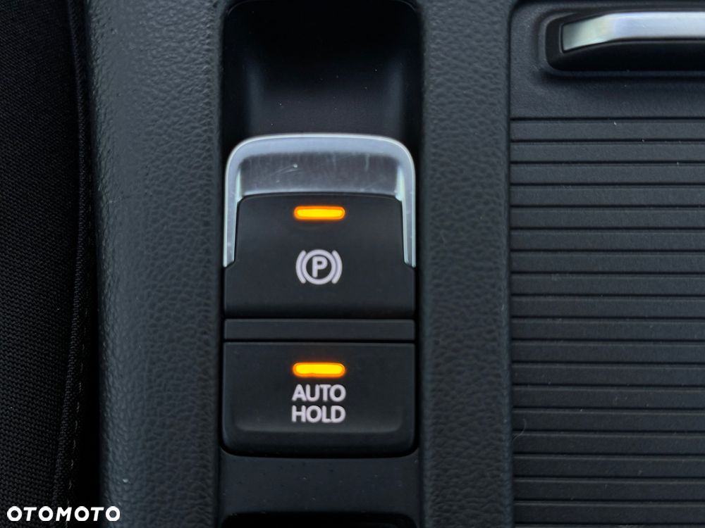 Volkswagen Passat - 34