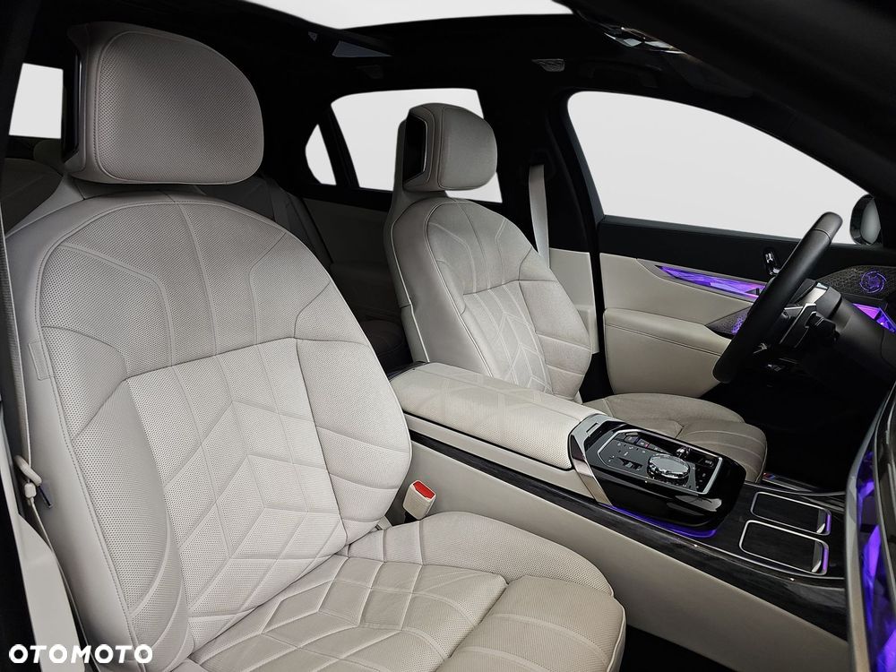BMW Seria 7 - 37