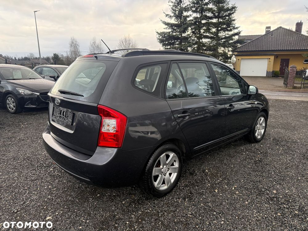 Kia Carens 2.0 CVVT EX - 7