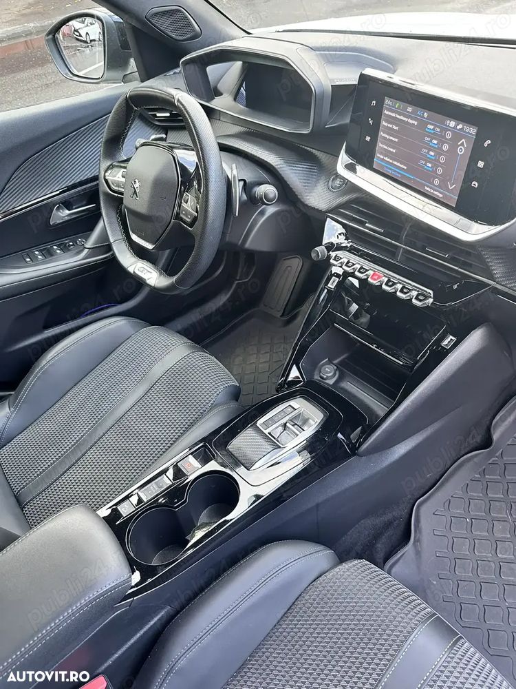 Peugeot 2008 1.2 PureTech EAT8 STT GT Pack - 10