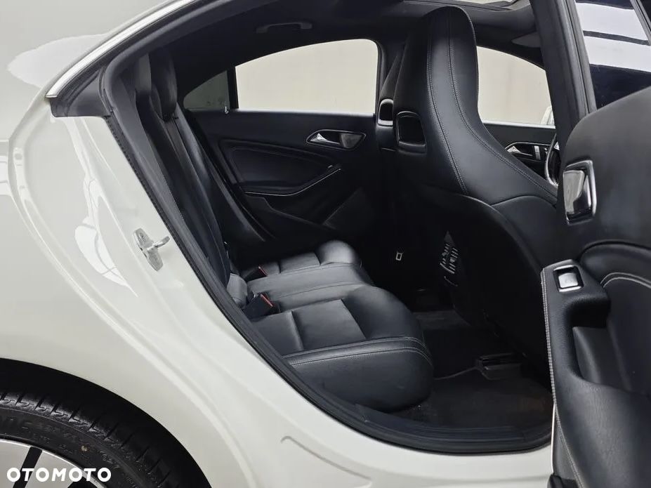 Mercedes-Benz CLA - 9