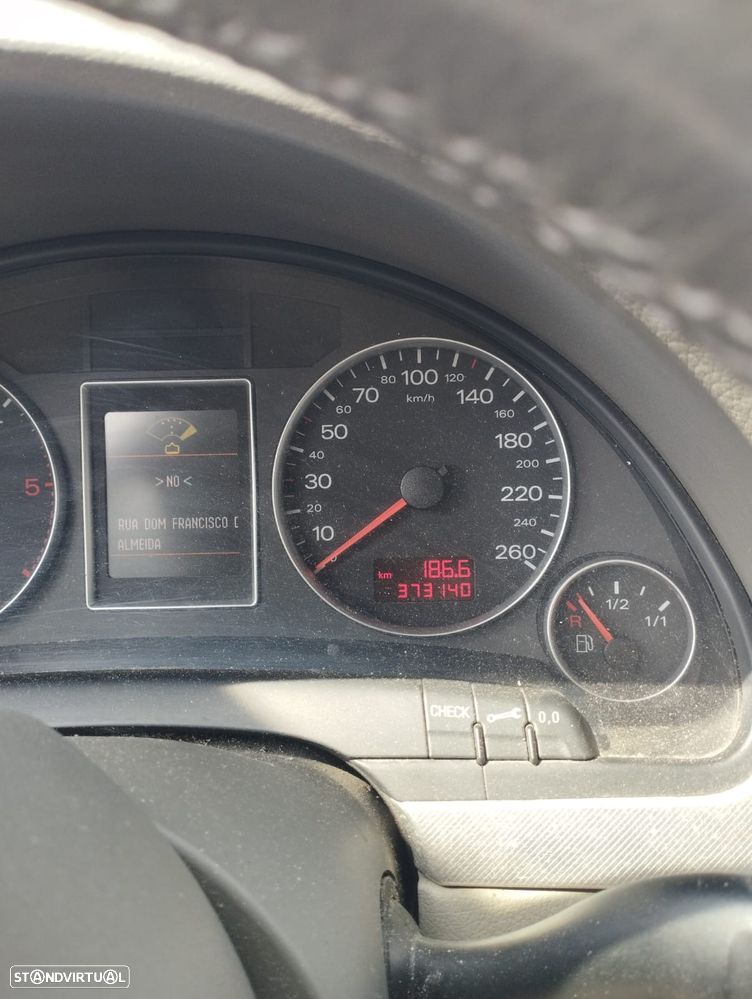 Audi A4 Avant 2.0 TDi S-line - 6