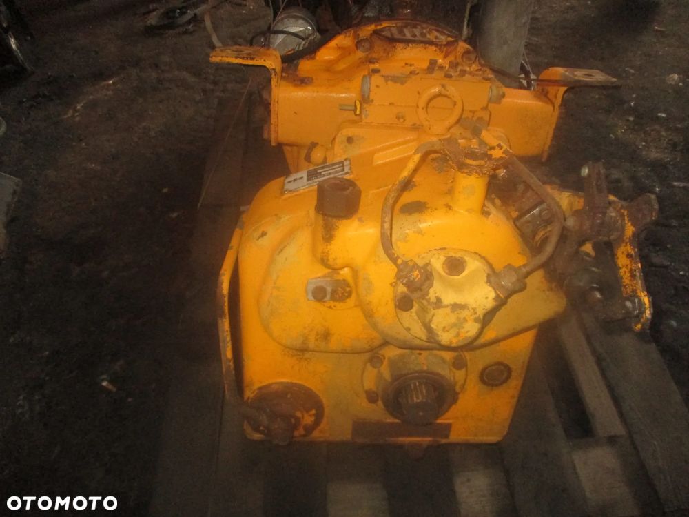 POMPA SRUBOWA ISUZU C221 WOZEK WIDLOWY KOMATSU TC14B - 3