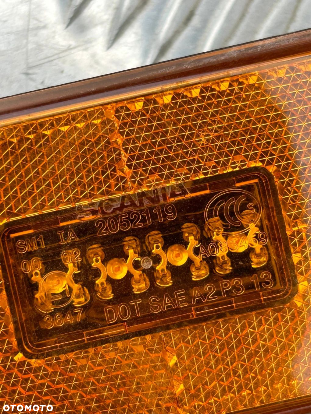 BOCZNE ŚWIATŁO LAMPA OBRYSOWA SCANIA R - 2