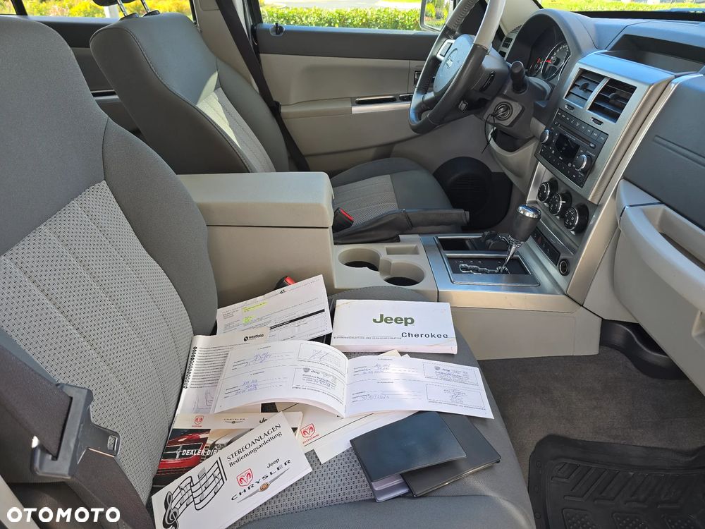 Jeep Cherokee - 14