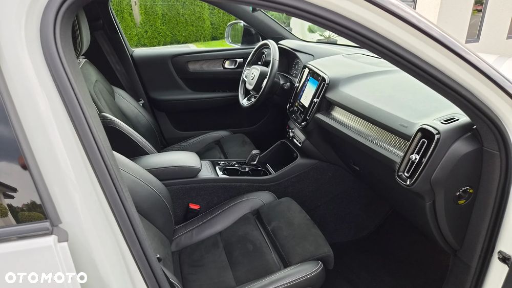 Volvo XC 40 T3 Geartronic Momentum Pro - 9