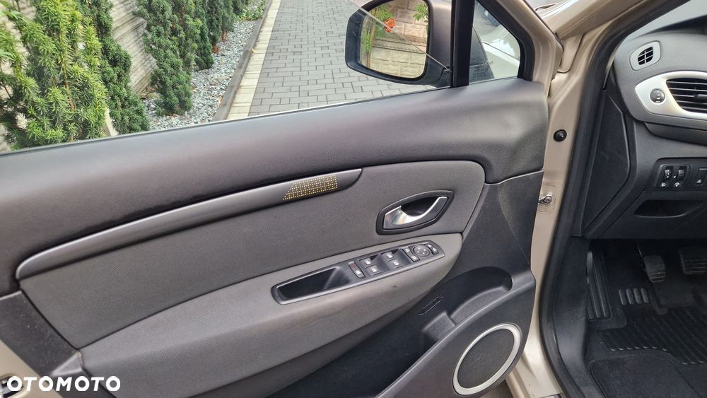 Renault Scenic - 9