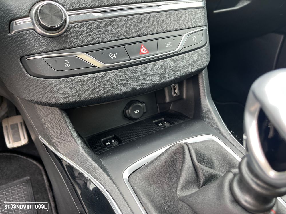 Peugeot 308 SW BlueHDi 130 Stop & Start GT Pack - 35