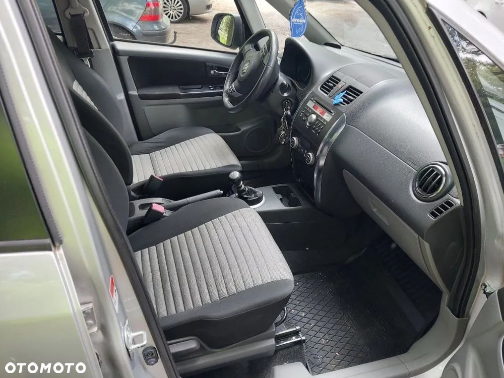 Suzuki SX4 Classic 2.0 DDiS 4x4 Comfort - 2