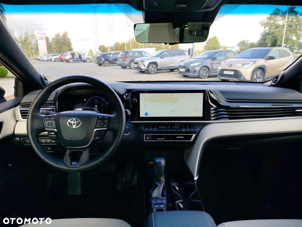 Toyota Camry - 11
