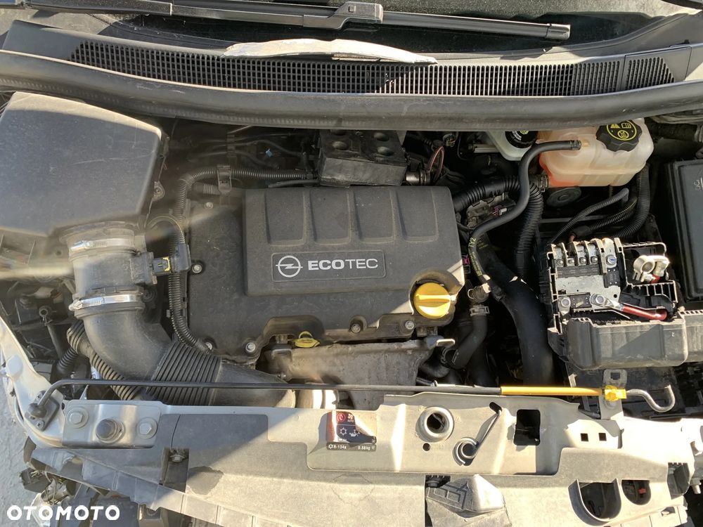 OPEL MERIVA 2015 *SAMOCHÓD NA CZĘŚCI* 4103  MASKA, LAMPA, DRZWI, LUSTERKO, ZDERZAK, GRILL, BŁOTNIK, KLAPA, BELKA, DESKA, FOTELE, KANAPA, ĆWIARTKA KIEROWNICA, TARCZE, ZACISKI, ZAWIESZENIE, KOMPLETNY PRZÓD, KOMPLETNY TYŁ, LICZNIK, ZEGARY, PRAWE LEWE PRZÓD TYŁ KOD LAKIERU GJM - 9